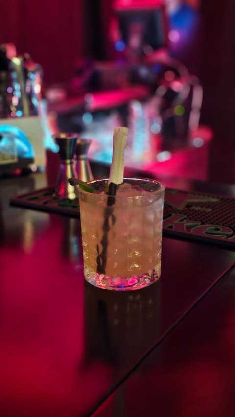 Saloon venue — photograph 4