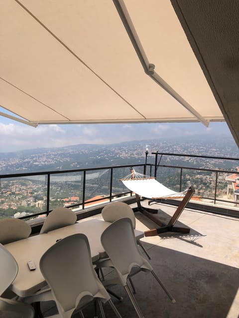 SkyView Rooftop — photograph 5
