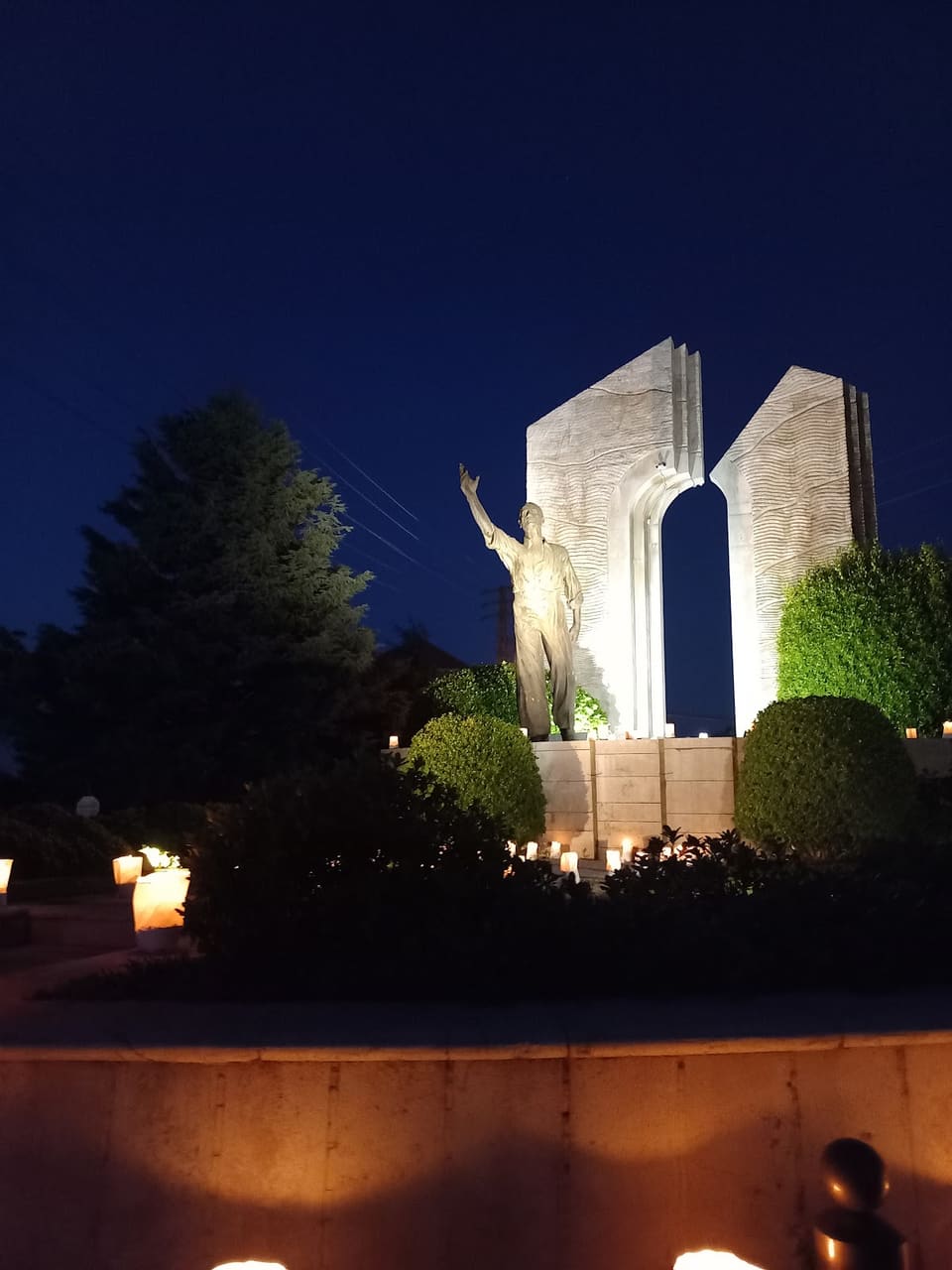 Pierre Gemayel statue