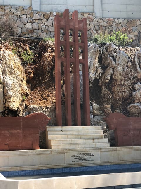 Armenian Genocide Monument — photograph 3