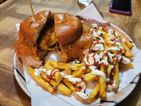 Between the buns — photograph 2