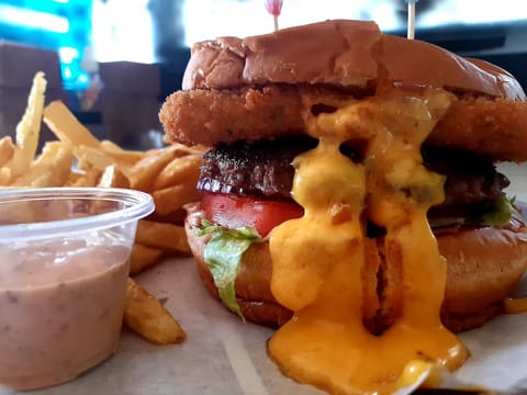 Between the buns — photograph 3
