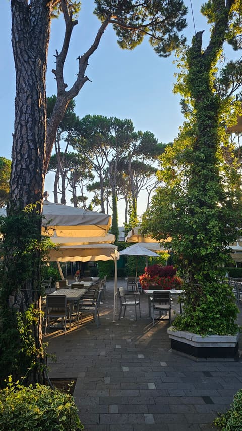 Grand Hotel Bois de Boulogne — photograph 6