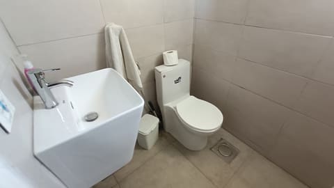 Samz GuestHouse — photograph 3