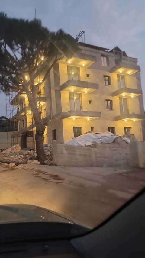 Jihad Bou Ghosn Hotel — photograph 4