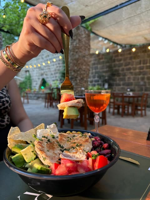 Lunera Resto Bar — photograph 6