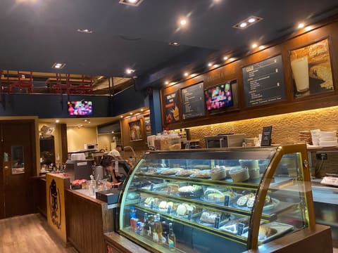 Barley And Bean Coffee House — photograph 4