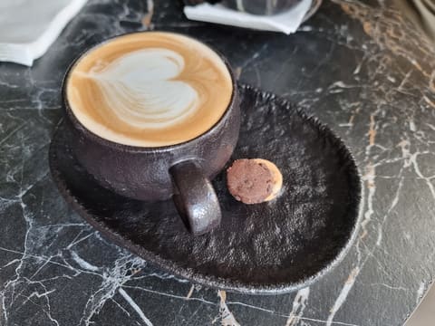 Cloud Coffee — photograph 4