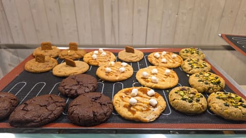 Cakes & Cookies — photograph 2