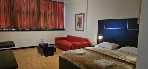 JAD HOTEL — photograph 2