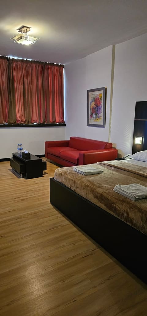 JAD HOTEL — photograph 3