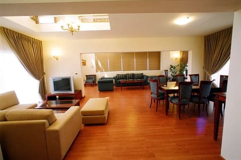 White House Hotel — photograph 5