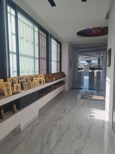 RH icon gallery — photograph 3