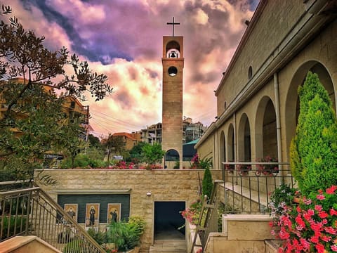 Resurrection Maronite Cathedral — photograph 3