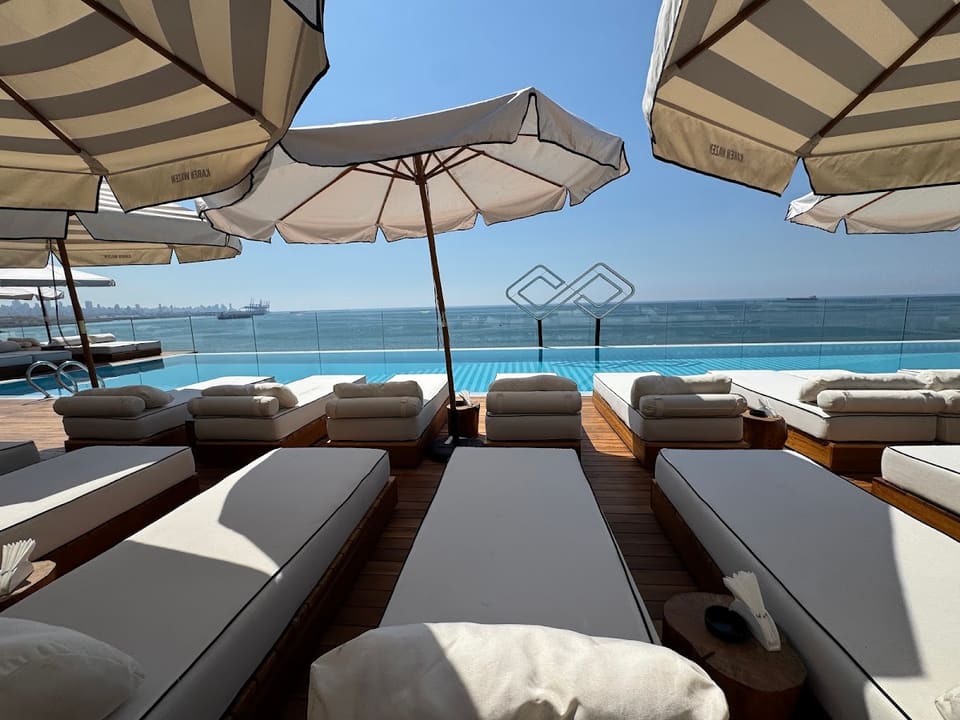 Aria Pool Side