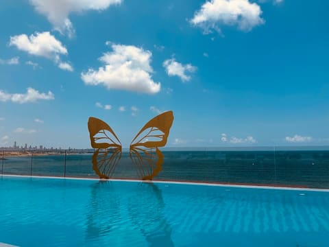 Aria Pool Side — photograph 4