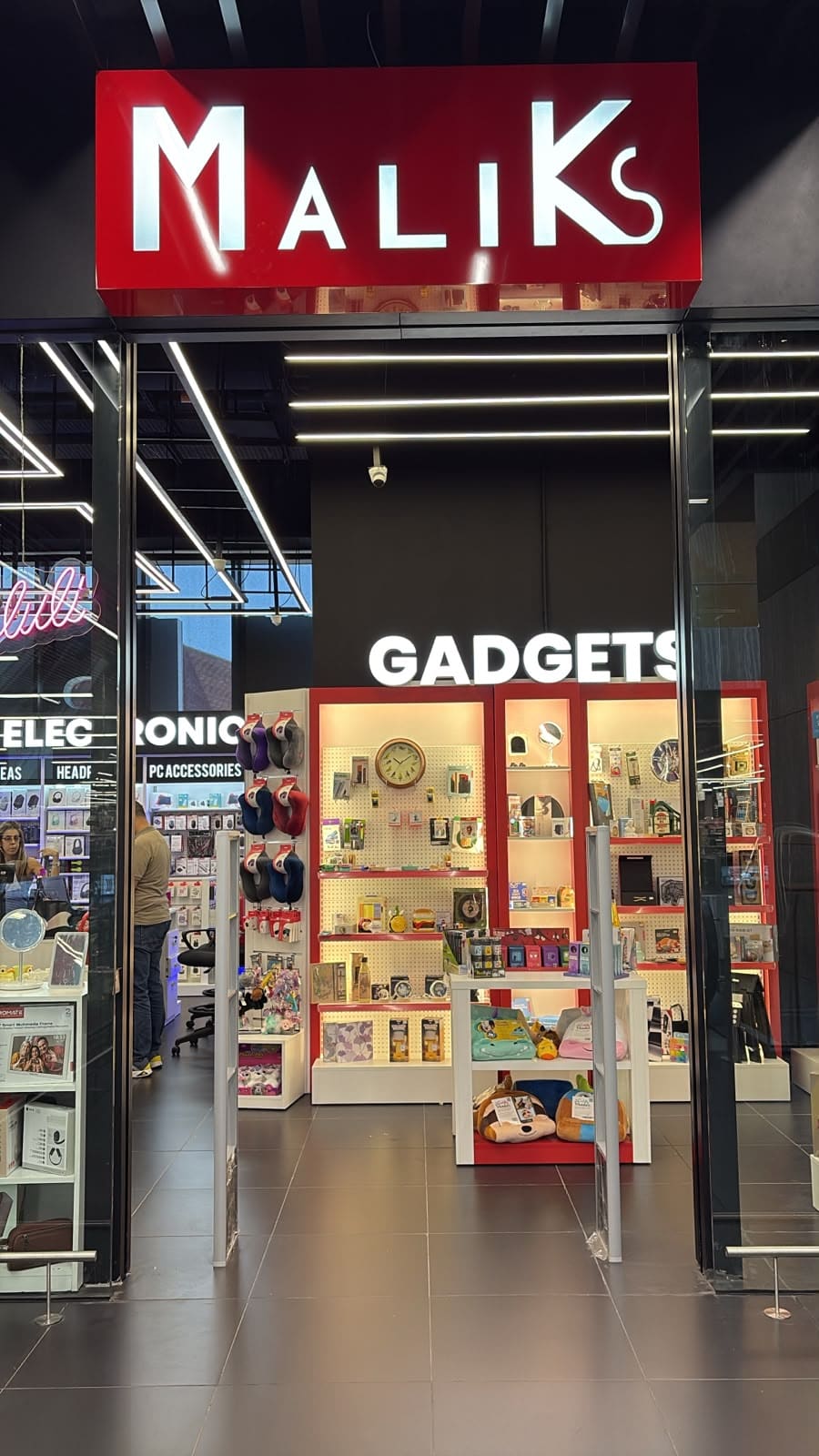 Maliks Spinneys Antelias