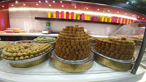 Douaihy Sweets – Zalka Sea Side — photograph 2