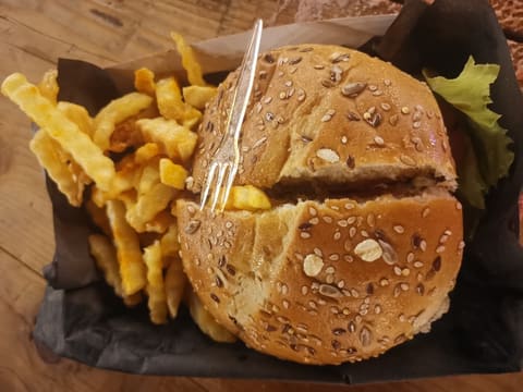 Token, burgers and more — photograph 4