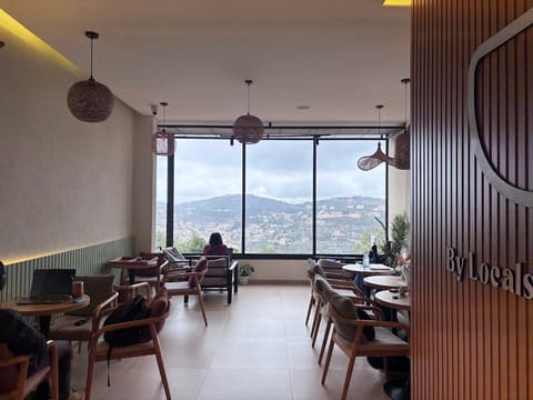 Locals Coffee House - Baakline — photograph 4