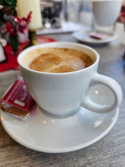 Azaleas coffee & more — photograph 2