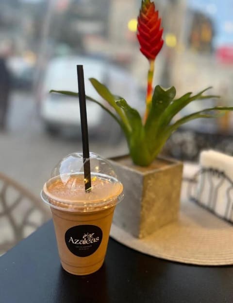 Azaleas coffee & more — photograph 4