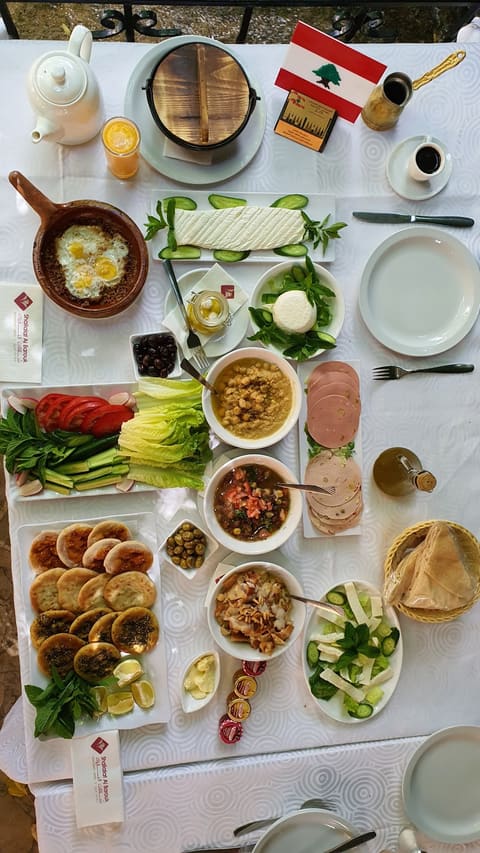Shallalat Al Barouk Hotel & Restaurant — photograph 4