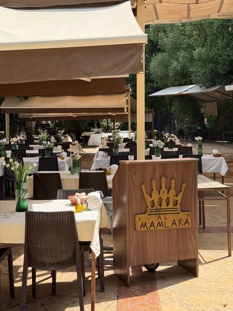 Al Mamlaka Restaurant — photograph 5