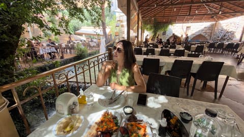 Al Mamlaka Restaurant — photograph 6