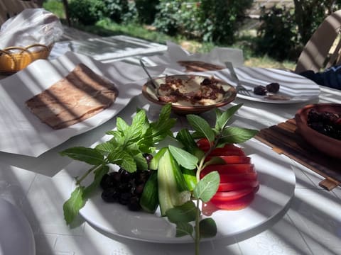 Al Kooz Cafe — photograph 2