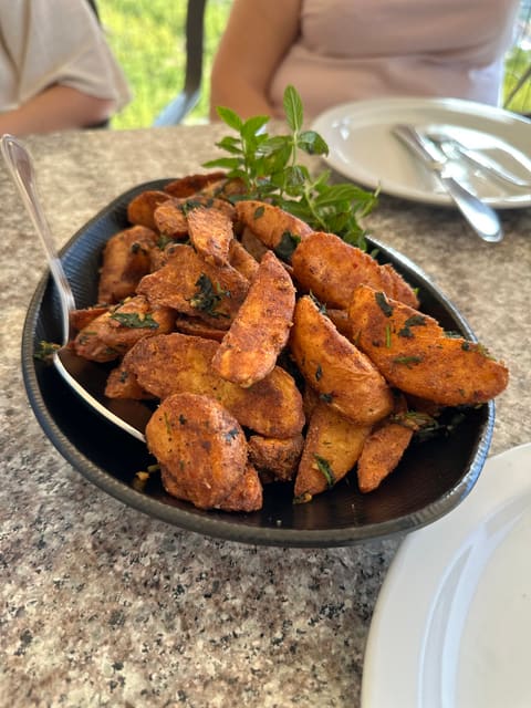 Tourist restaurant — photograph 4