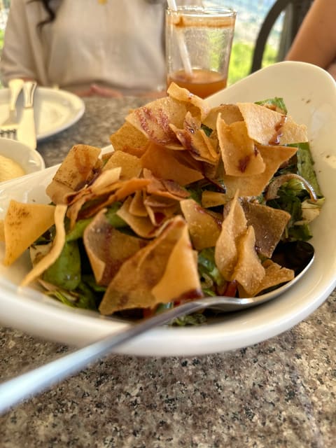 Tourist restaurant — photograph 5