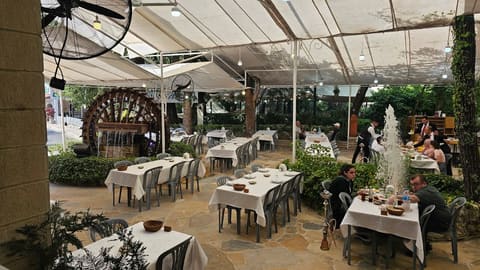 El Yammine restaurant — photograph 4