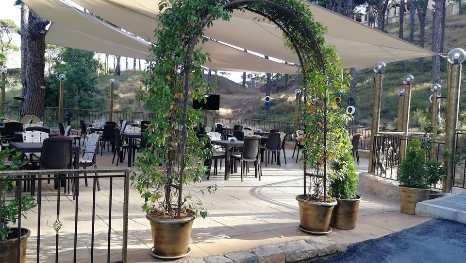 Joud Cafe Terrace - Ain Zhalta