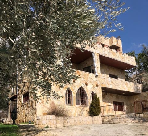 Castle Guest House — photograph 2