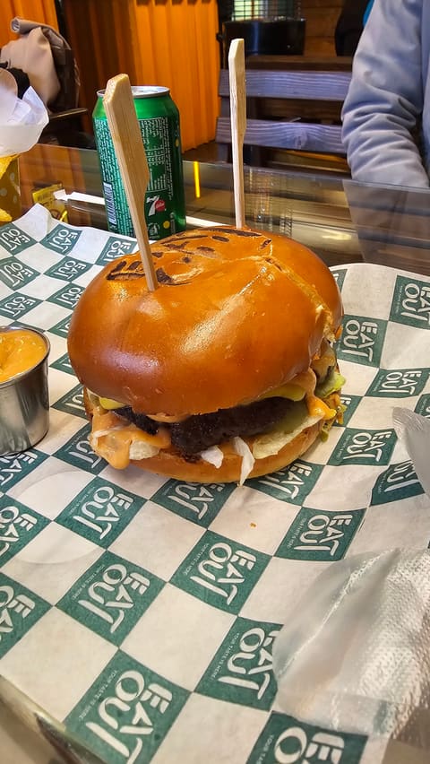 Eatout — photograph 2
