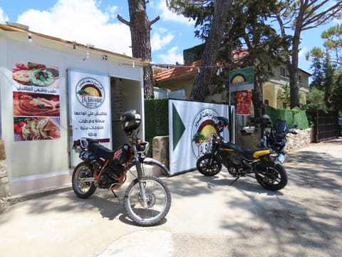 Bakery w Mini Market Al Sanawbar — photograph 6