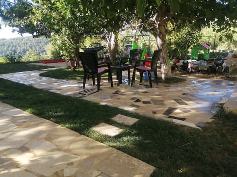 Samqaniyeh Public Park — photograph 5