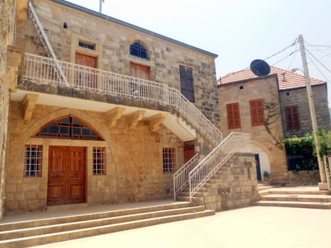 Al Saydeh Catholic Church — photograph 4