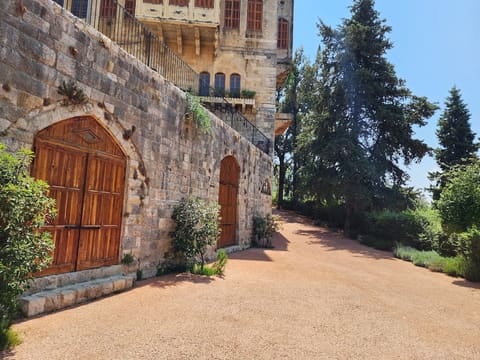 Moukhtara Palace — photograph 3