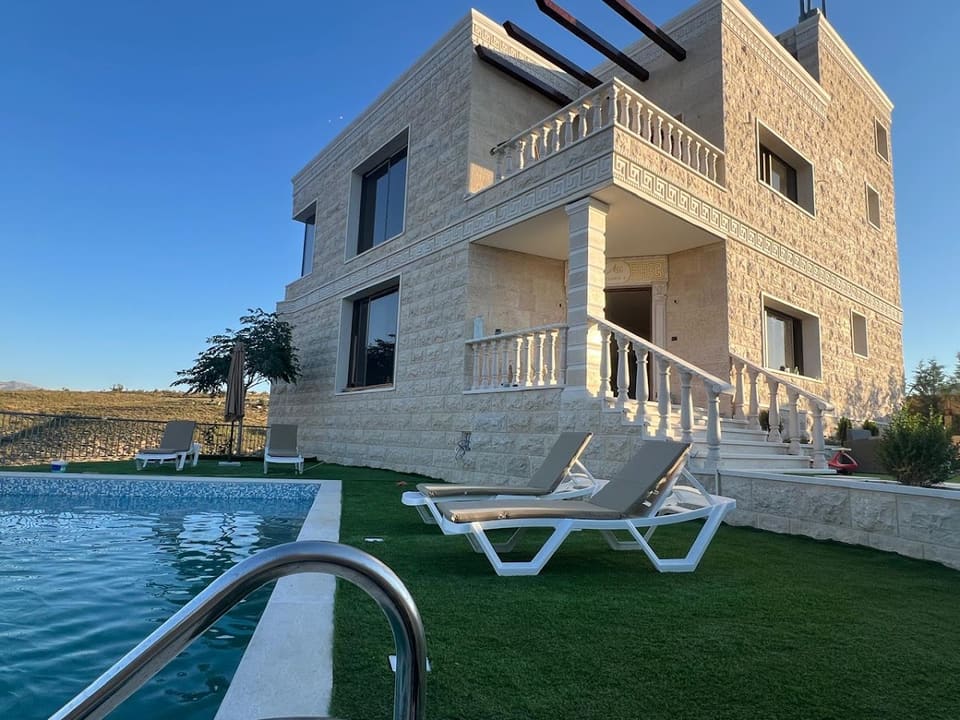 Cloud 9 Villa