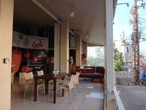 Resto & Snack Nareine — photograph 2