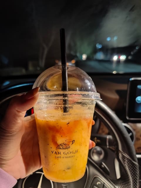 Van Gogh Café — photograph 4
