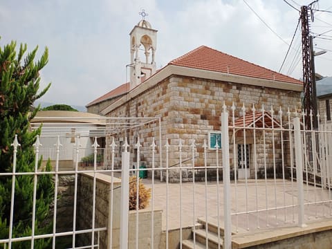 St. Georges Church — photograph 2