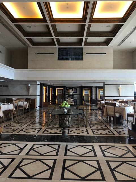 Safir Bhamdoun Hotel — photograph 5