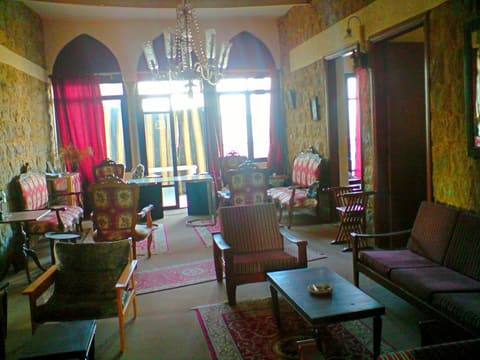 Hotel Moujaes — photograph 2