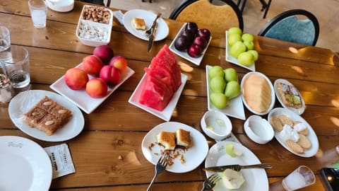 Nabaa Anjar Restaurant — photograph 3