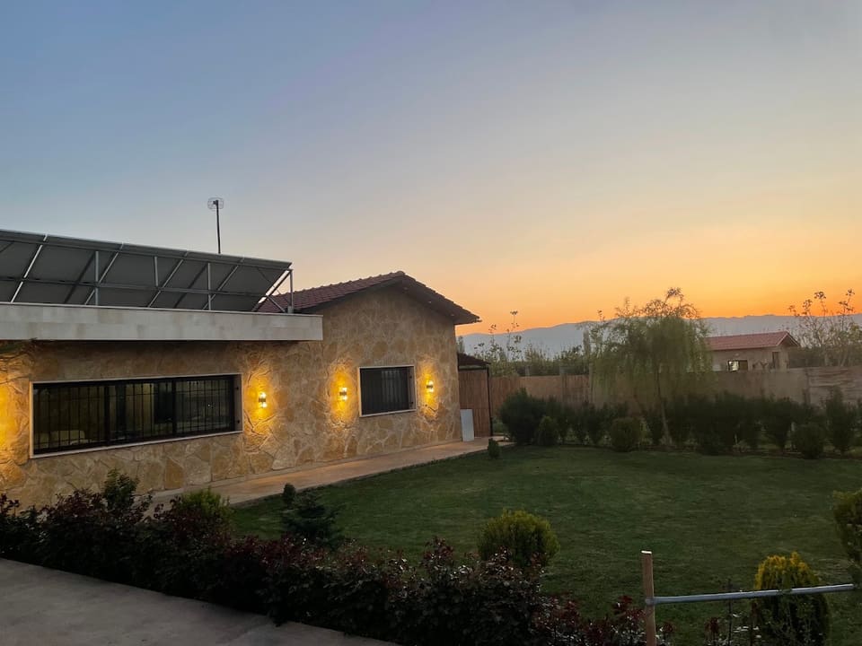 Anjar Guesthouses