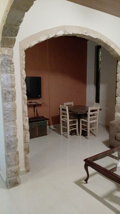 Bitias Koutchem Guesthouse — photograph 4
