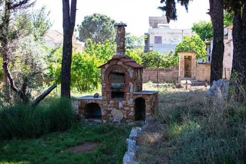 Boghos Ghougassian Park — photograph 4